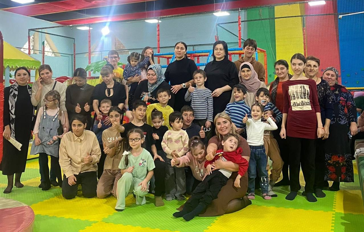 В Кизляре ко Дню инвалидов прошло мероприятие для детей с ограниченными возможностями....